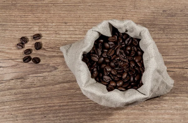 袋の中のコーヒー豆 — ストック写真