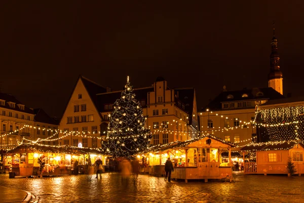 Tallinn gece eski kasaba görünümü — Stok fotoğraf