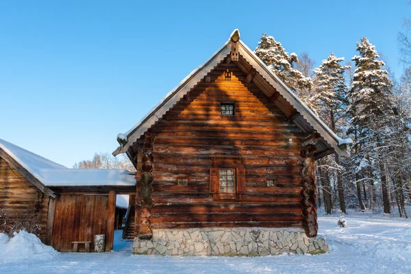 Log hut v zimě — Stock fotografie