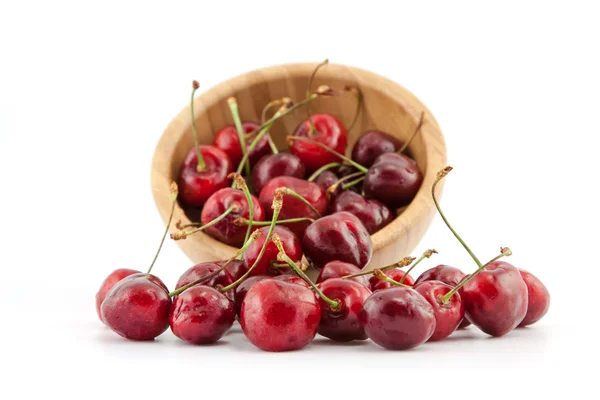 Tigela com cerejas vermelhas maduras — Fotografia de Stock