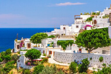 Beyaz evler Denizi ile Akdeniz Köyü