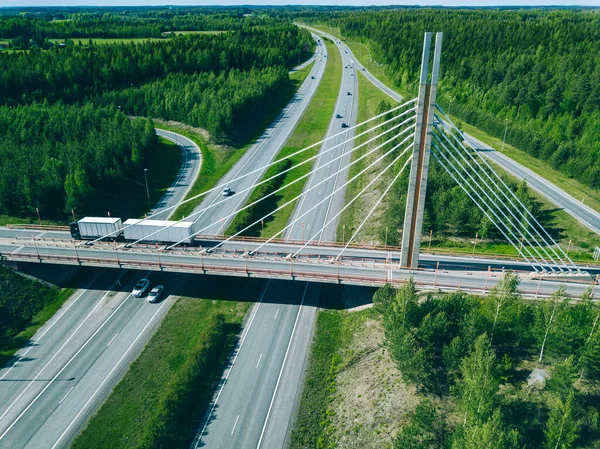 Vista Aérea Del Puente Sobre Carretera Finlandia Hermoso Paisaje Verano — Foto de Stock