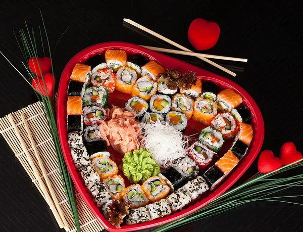 Utsökt sushi. stor sushi för få personer. Royaltyfria Stockbilder