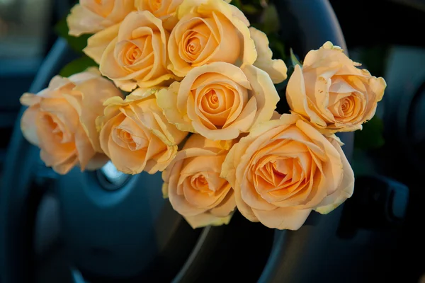 Freshly yellow roses — Stock Photo, Image