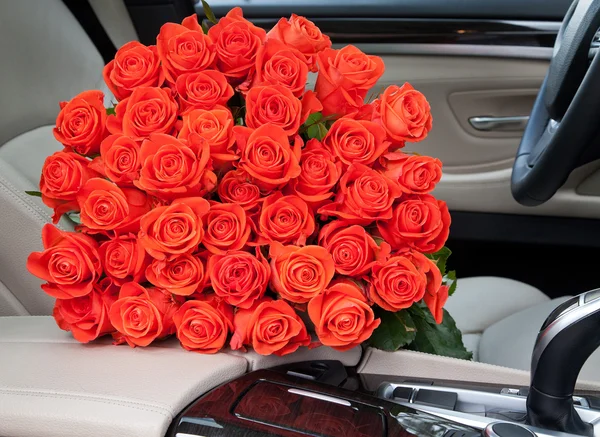 Bouquet de roses fraîchement rouges — Photo