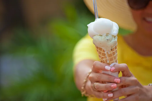 Cono de helado — Foto de Stock