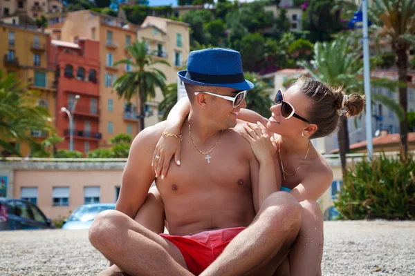 Casal na praia — Fotografia de Stock