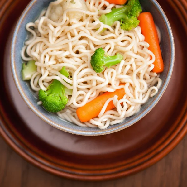 Sopa de macarrão asiático — Fotografia de Stock