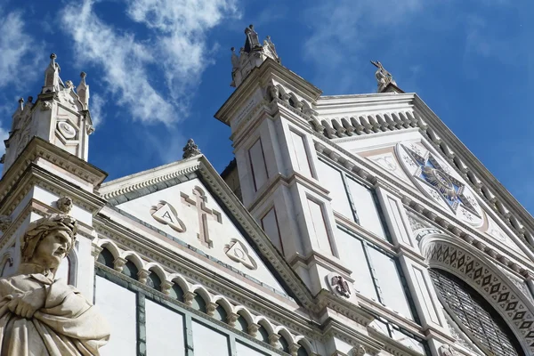 Italy, Florence, Santa Croce church and statue of Dante Alighieri — Stockfoto