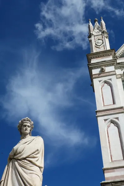 Italia, Firenze, Chiesa di Santa Croce e statua di Dante Alighieri — Foto Stock
