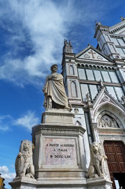 Italy, Florence, Santa Croce church and statue of Dante Alighieri