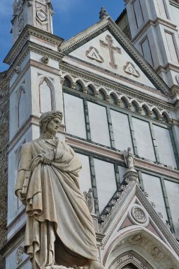 Italy, Florence, Santa Croce church and statue of Dante Alighieri