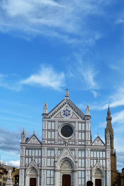 Florens, Italien, fasaden av kyrkan santa croce — Stockfoto