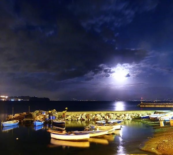 Italie, Campanie, Golfe de Pozzuoli la nuit — Photo