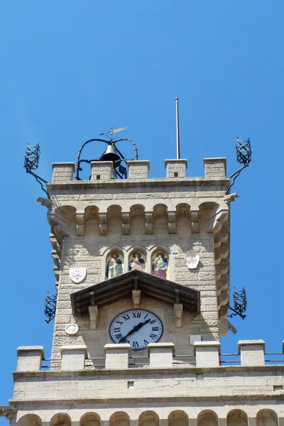 Klocktornet i palazzo pubblico, Republiken san marino — Stockfoto