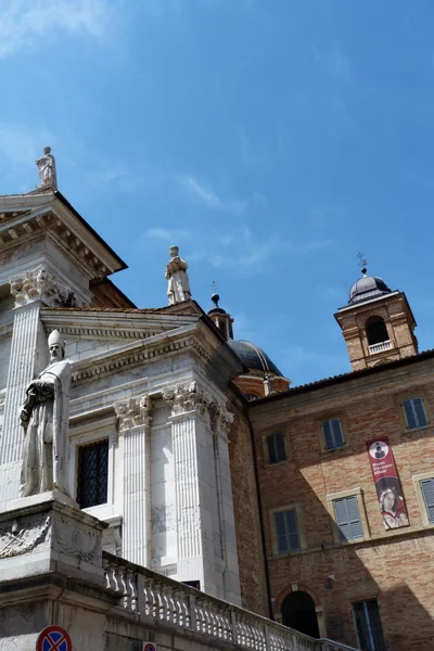 Detail katedral Urbino, Marche, Italia — Stok Foto