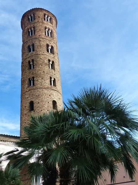 Italy, Ravenna, bell tower of the Basilica of St Apollinare Nuovo — Stock Photo, Image