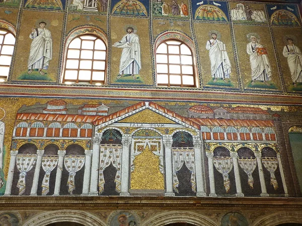 St Apollinare Nuovo의 대성당의 내부 — 스톡 사진