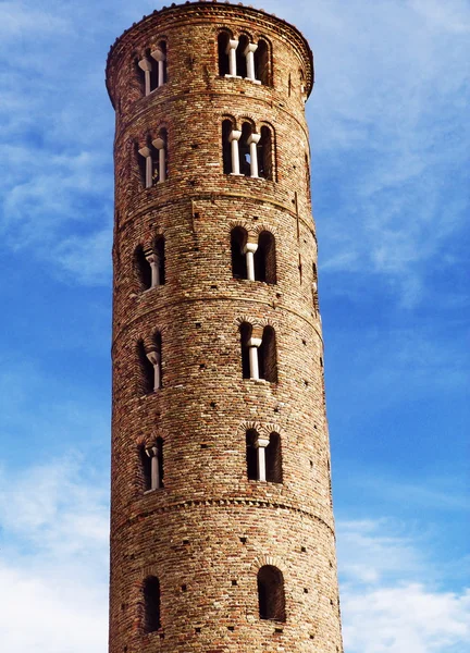 Italia, Rávena, campanario de la Basílica de San Apolinar Nuovo —  Fotos de Stock