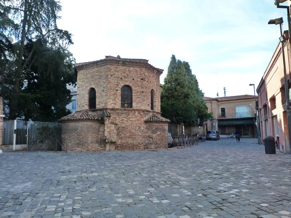 Italia, Rávena, Baptisterio de los arrianos —  Fotos de Stock