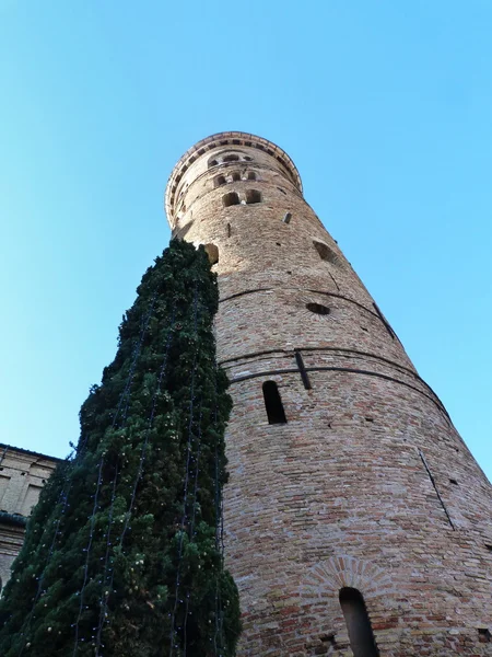 Италия, Равенна, колокольня собора — стоковое фото