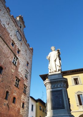 Palazzo pretorio ve heykeli francesco di marco datini, prato, Toskana, İtalya