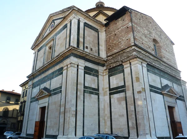 Basilika von santa maria delle carceri und kaiserburg, prato, toskana, italien — Stockfoto