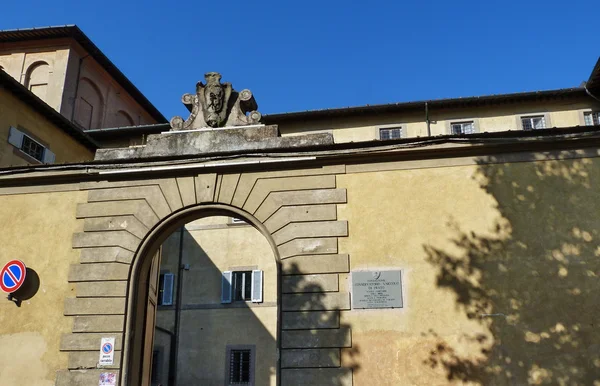 Kloster und Wintergarten der Heiligen Nikolas, Prato, Toskana, Italien — Stockfoto