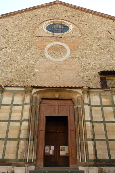 Kościół san domenico, prato, Toskania, Włochy — Zdjęcie stockowe