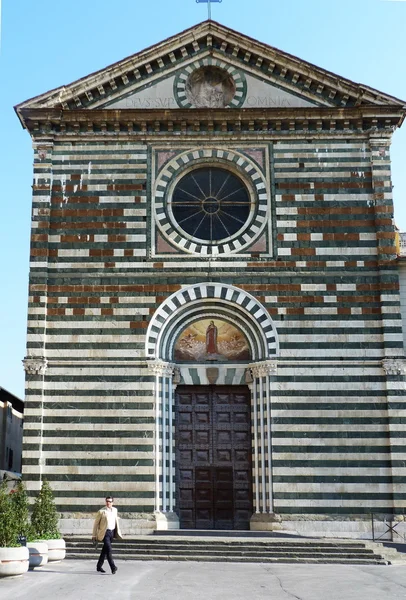 Aziz francis Kilisesi, prato, Toskana, İtalya — Stok fotoğraf