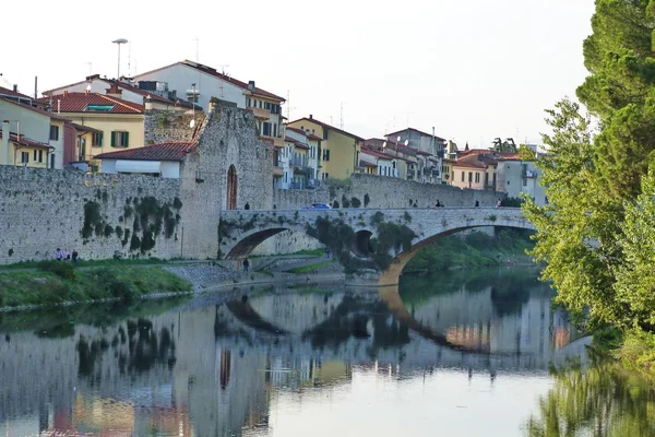 mercatale Köprüsü, prato, Toskana, İtalya