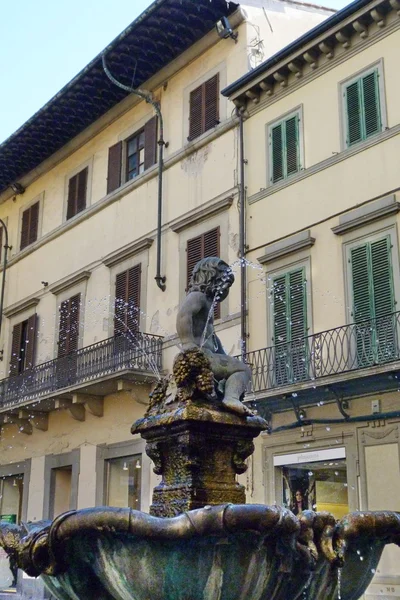 Brunnen von Bacchino, Prato, Toskana, Italien — Stockfoto