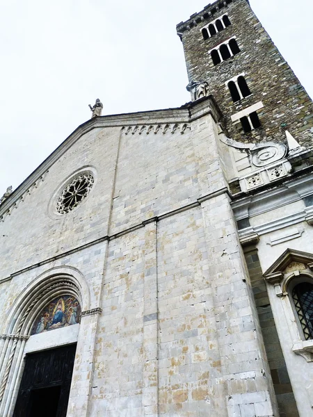 Italy, Sarzana, the facade of the cathedral — Stock Photo, Image