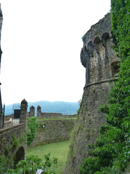 Fästningen av sarzanella, Ligurien, Italien — Stockfoto