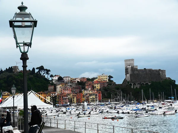 Vista de Lerici, Liguria, Italia —  Fotos de Stock