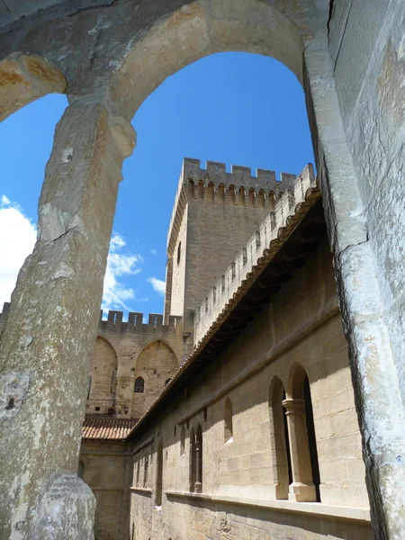 Pátio do Palácio dos Papas em Avignon, França — Fotografia de Stock