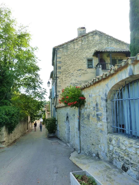 Una calle en Villeneuve Lez Avignon, Francia — Foto de Stock