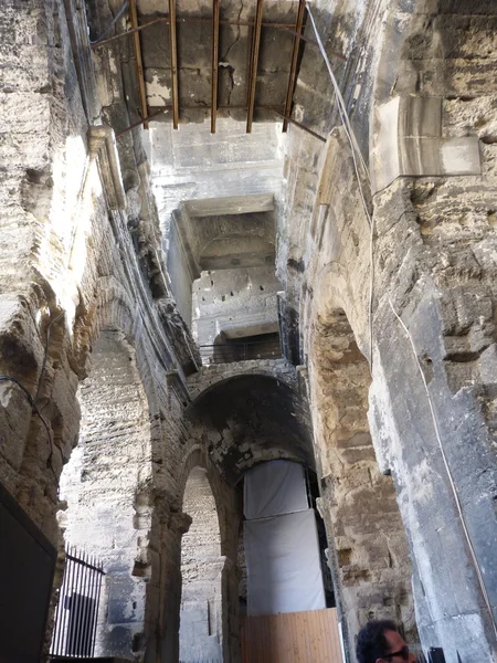 Всередині римського амфітеатру в нім Франції — стокове фото