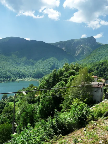 Lake in lunigiana, Italië — Stockfoto