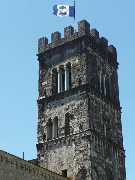 Klocktornet av kupolen i barga, garfagnana, Toscana, Italien — Stockfoto