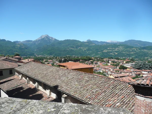 Veduta della città di Barga, Garfagnana, Toscana, Italia — Foto Stock