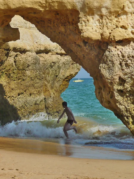 Algarve grot en strand, portugal — Stockfoto