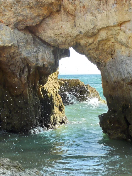 Σπήλαιο του Αλγκάρβε και παραλία, Πορτογαλία — Φωτογραφία Αρχείου
