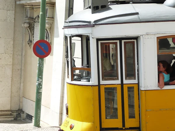 Tranvía en Lisboa, Portugal — Foto de Stock