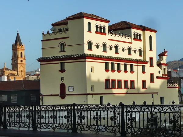 Malaga, İspanya Sarayı ve çan kulesi — Stok fotoğraf