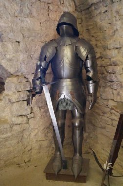 İtalya, Assisi 'deki Rocca Major' da antik ortaçağ zırhı.