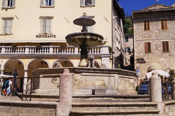 Fontána Tří Lvů Assisi Itálie — Stock fotografie