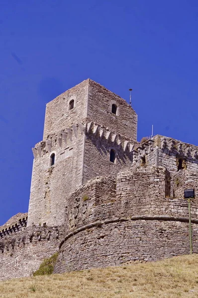 アッシジ イタリアのロッカ少佐の大塔 — ストック写真