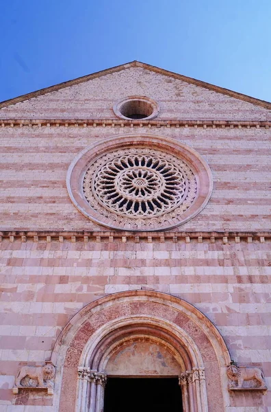 Fachada Basílica Santa Chiara Asís Italia — Foto de Stock