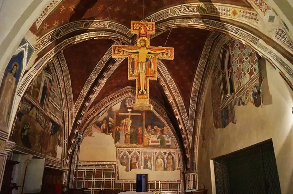 Wnętrze Bazyliki Santa Chiara Asyżu Włochy — Zdjęcie stockowe
